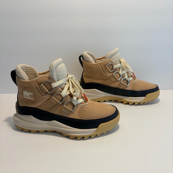 Women Ona Rmx Chukka Bootie - Picture 3 of 9